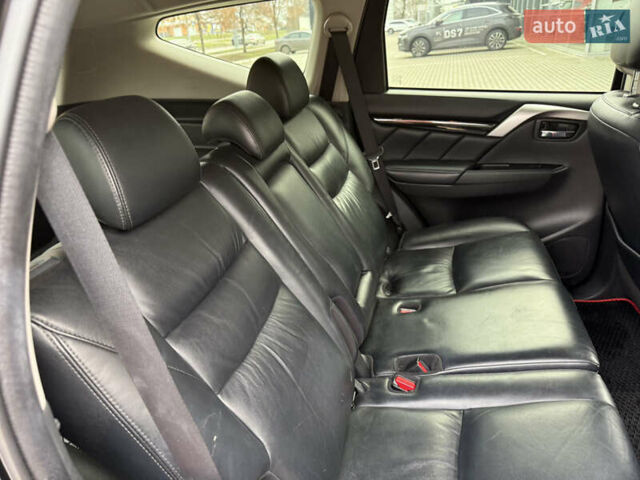 Черный Мицубиси Паджеро Спорт, объемом двигателя 2.44 л и пробегом 119 тыс. км за 19999 $, фото 34 на Automoto.ua