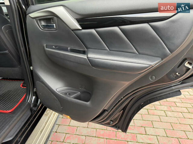 Черный Мицубиси Паджеро Спорт, объемом двигателя 2.44 л и пробегом 119 тыс. км за 19999 $, фото 31 на Automoto.ua