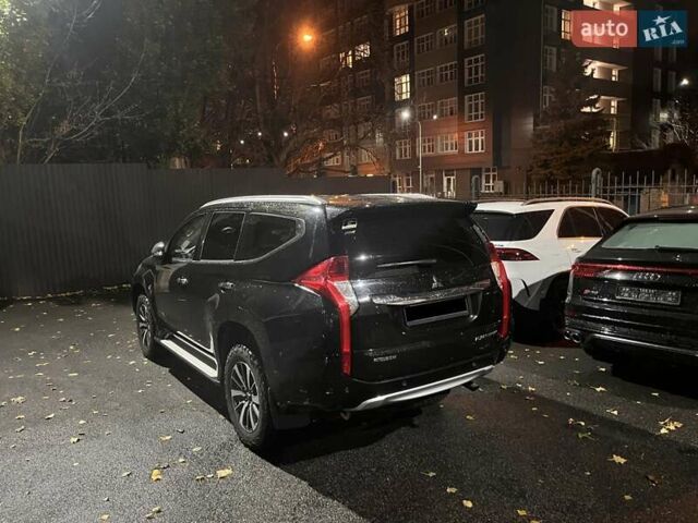 Черный Мицубиси Паджеро Спорт, объемом двигателя 2.44 л и пробегом 129 тыс. км за 23900 $, фото 1 на Automoto.ua