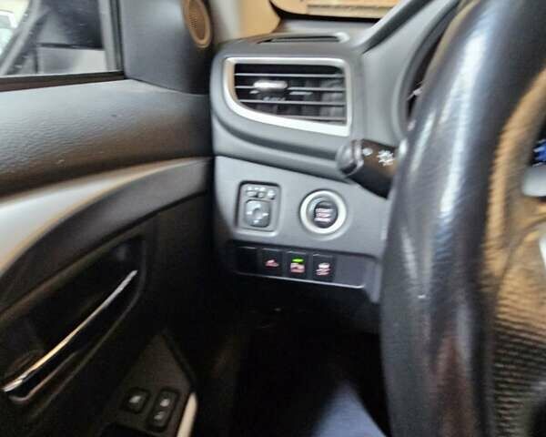 Чорний Міцубісі Паджеро Спорт, об'ємом двигуна 2.44 л та пробігом 96 тис. км за 21000 $, фото 10 на Automoto.ua