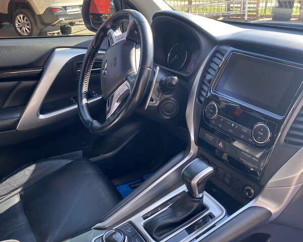 Черный Мицубиси Паджеро Спорт, объемом двигателя 2.44 л и пробегом 144 тыс. км за 28000 $, фото 10 на Automoto.ua