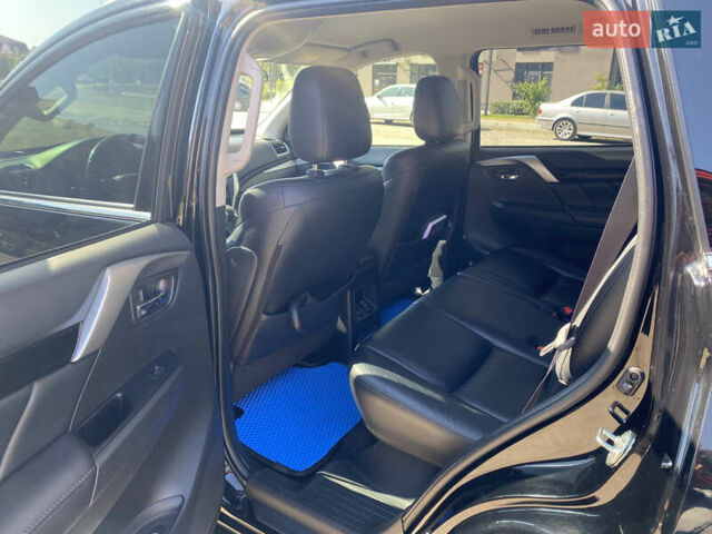 Черный Мицубиси Паджеро Спорт, объемом двигателя 2.44 л и пробегом 144 тыс. км за 28000 $, фото 3 на Automoto.ua