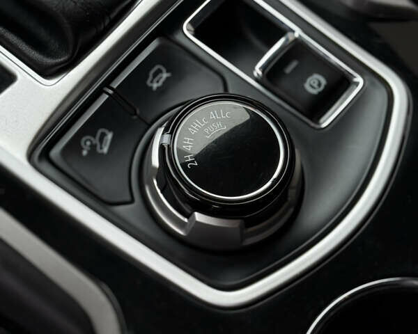 Чорний Міцубісі Паджеро Спорт, об'ємом двигуна 2.44 л та пробігом 96 тис. км за 28799 $, фото 36 на Automoto.ua