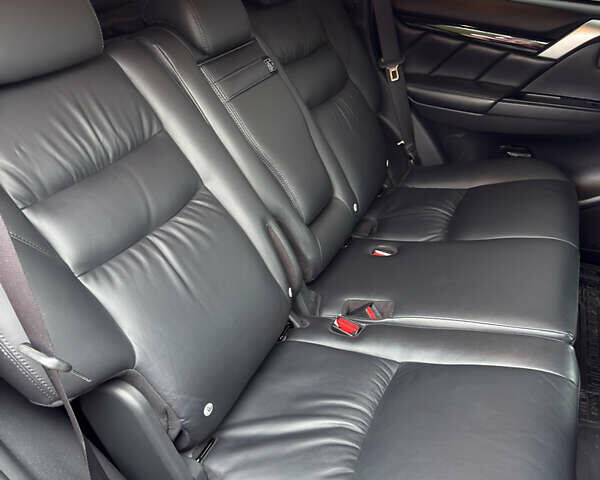 Чорний Міцубісі Паджеро Спорт, об'ємом двигуна 2.44 л та пробігом 96 тис. км за 28799 $, фото 32 на Automoto.ua