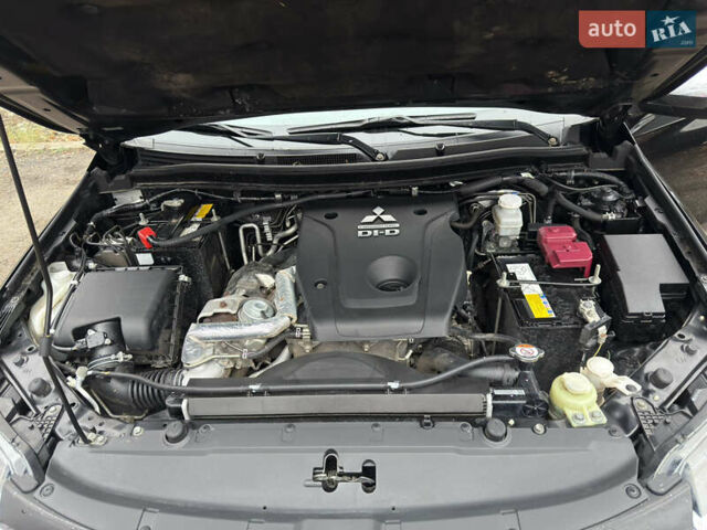 Чорний Міцубісі Паджеро Спорт, об'ємом двигуна 2.44 л та пробігом 96 тис. км за 28799 $, фото 48 на Automoto.ua