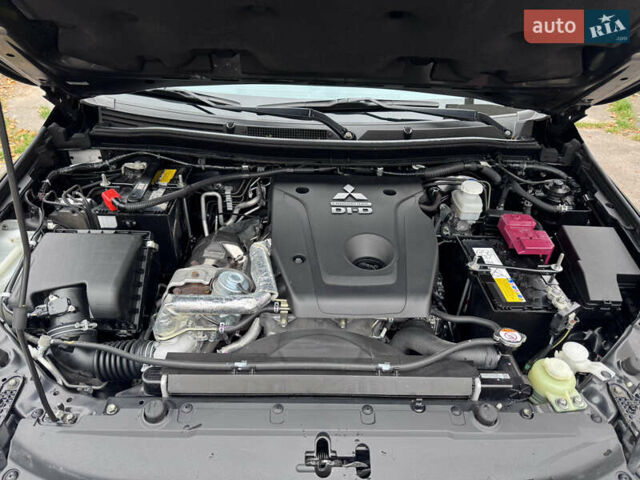 Мицубиси Паджеро Спорт 2019 в Полтаве на Automoto.ua Черный Мицубиси Паджеро Спорт, объемом двигателя 2.4 л и пробегом 93 тыс. км за 27299 $, фото 36 на Automoto.ua