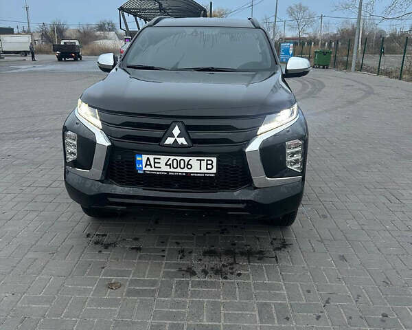 Чорний Міцубісі Паджеро Спорт, об'ємом двигуна 2.44 л та пробігом 48 тис. км за 40000 $, фото 2 на Automoto.ua
