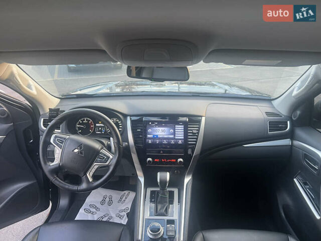 Черный Мицубиси Паджеро Спорт, объемом двигателя 2.44 л и пробегом 16 тыс. км за 40500 $, фото 4 на Automoto.ua