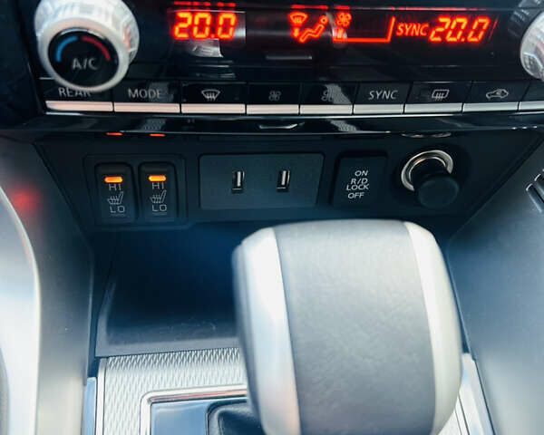 Черный Мицубиси Паджеро Спорт, объемом двигателя 2.44 л и пробегом 16 тыс. км за 40500 $, фото 8 на Automoto.ua