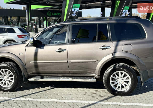 Коричневый Мицубиси Паджеро Спорт, объемом двигателя 2.48 л и пробегом 241 тыс. км за 14000 $, фото 3 на Automoto.ua