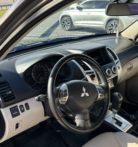 Коричневый Мицубиси Паджеро Спорт, объемом двигателя 2.48 л и пробегом 241 тыс. км за 14000 $, фото 11 на Automoto.ua