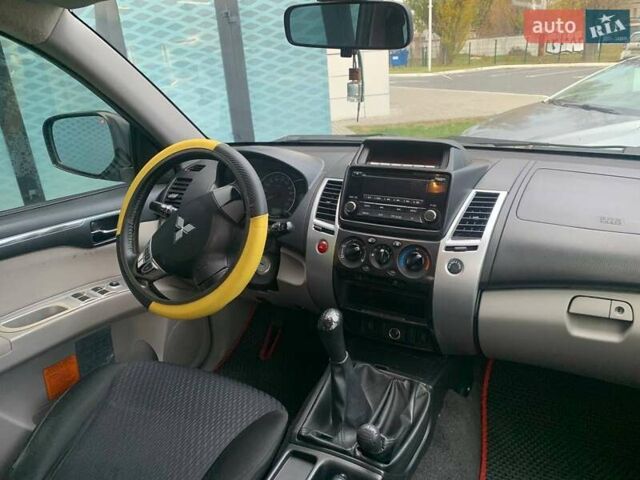 Коричневый Мицубиси Паджеро Спорт, объемом двигателя 2.5 л и пробегом 364 тыс. км за 11700 $, фото 5 на Automoto.ua