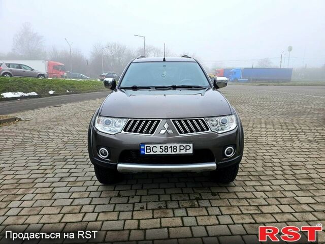 Коричневий Міцубісі Паджеро Спорт, об'ємом двигуна 2.5 л та пробігом 395 тис. км за 14000 $, фото 1 на Automoto.ua