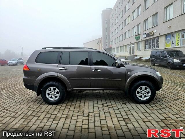 Коричневий Міцубісі Паджеро Спорт, об'ємом двигуна 2.5 л та пробігом 395 тис. км за 14000 $, фото 3 на Automoto.ua