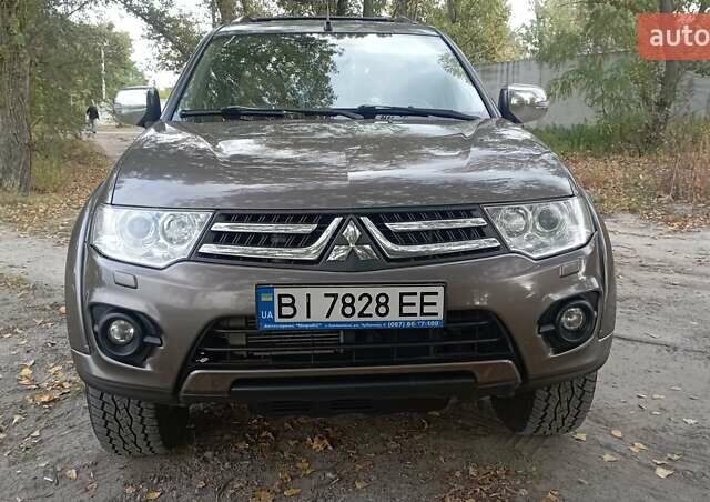 Мицубиси Паджеро Спорт 2014 в Кременчуге на Automoto.ua Коричневый Мицубиси Паджеро Спорт, объемом двигателя 2.48 л и пробегом 184 тыс. км за 16993 $, фото 1 на Automoto.ua