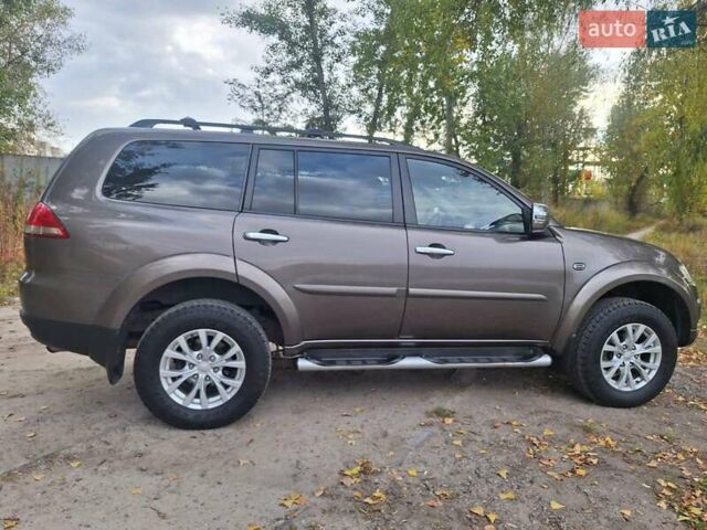 Мицубиси Паджеро Спорт 2014 в Кременчуге на Automoto.ua Коричневый Мицубиси Паджеро Спорт, объемом двигателя 2.48 л и пробегом 184 тыс. км за 16993 $, фото 2 на Automoto.ua