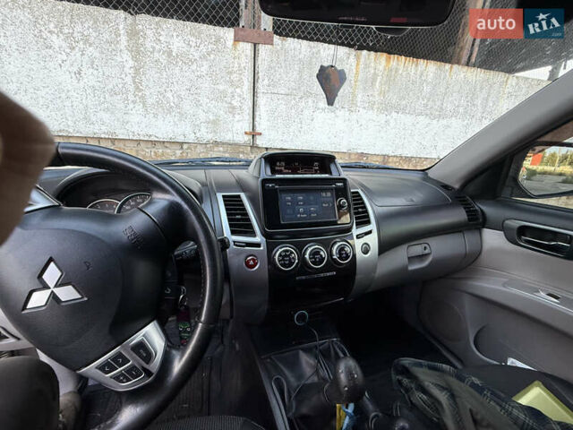 Коричневый Мицубиси Паджеро Спорт, объемом двигателя 2.48 л и пробегом 293 тыс. км за 16000 $, фото 6 на Automoto.ua