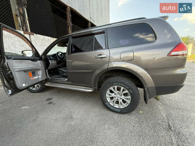 Коричневый Мицубиси Паджеро Спорт, объемом двигателя 2.48 л и пробегом 293 тыс. км за 16000 $, фото 19 на Automoto.ua