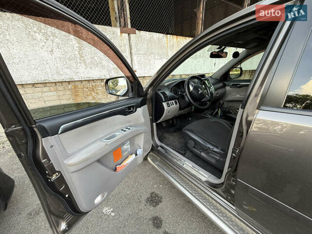 Коричневый Мицубиси Паджеро Спорт, объемом двигателя 2.48 л и пробегом 293 тыс. км за 16000 $, фото 4 на Automoto.ua