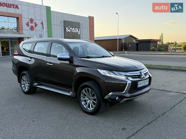 Коричневий Міцубісі Паджеро Спорт, об'ємом двигуна 2.44 л та пробігом 239 тис. км за 23900 $, фото 1 на Automoto.ua