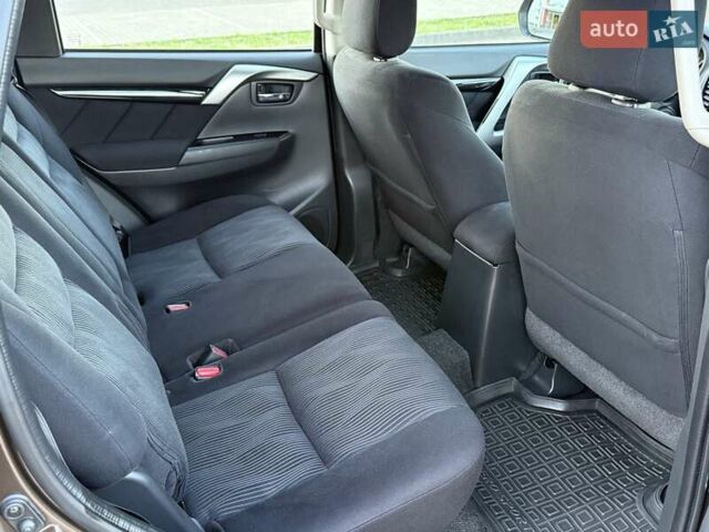 Коричневий Міцубісі Паджеро Спорт, об'ємом двигуна 2.44 л та пробігом 239 тис. км за 23900 $, фото 19 на Automoto.ua