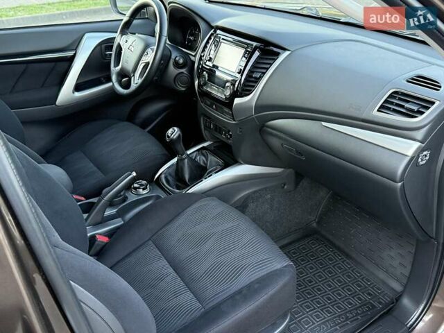 Коричневий Міцубісі Паджеро Спорт, об'ємом двигуна 2.44 л та пробігом 239 тис. км за 23900 $, фото 24 на Automoto.ua