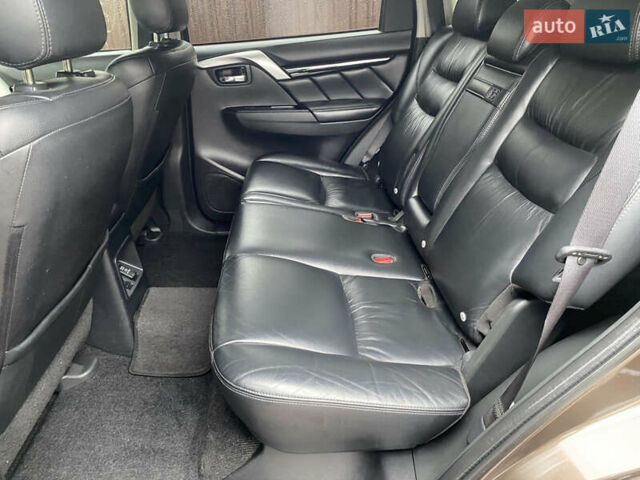 Коричневий Міцубісі Паджеро Спорт, об'ємом двигуна 2.44 л та пробігом 179 тис. км за 27500 $, фото 10 на Automoto.ua