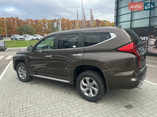 Коричневый Мицубиси Паджеро Спорт, объемом двигателя 2.44 л и пробегом 1 тыс. км за 46208 $, фото 3 на Automoto.ua