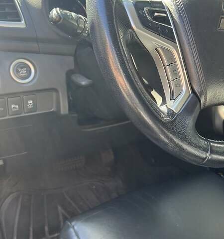 Мицубиси Паджеро Спорт, объемом двигателя 2.4 л и пробегом 60 тыс. км за 28500 $, фото 2 на Automoto.ua