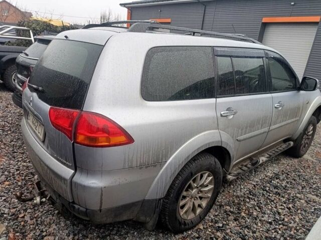 Сірий Міцубісі Паджеро Спорт, об'ємом двигуна 2.5 л та пробігом 370 тис. км за 11999 $, фото 5 на Automoto.ua