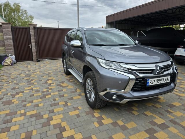 Сірий Міцубісі Паджеро Спорт, об'ємом двигуна 2.5 л та пробігом 45 тис. км за 2500 $, фото 1 на Automoto.ua