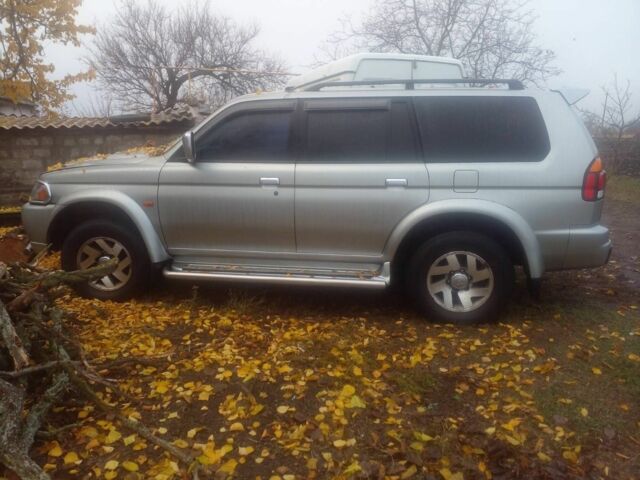 Серый Мицубиси Паджеро Спорт, объемом двигателя 3 л и пробегом 280 тыс. км за 3788 $, фото 1 на Automoto.ua