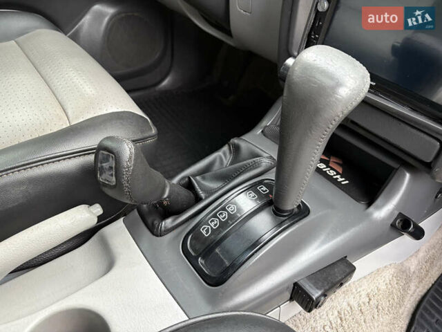 Серый Мицубиси Паджеро Спорт, объемом двигателя 3 л и пробегом 240 тыс. км за 6499 $, фото 15 на Automoto.ua