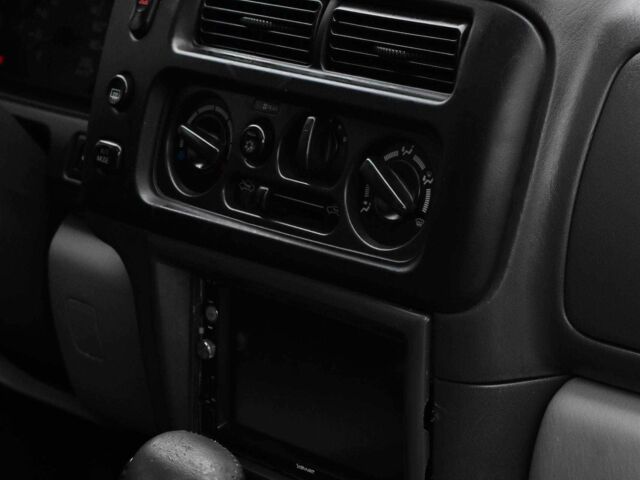 Сірий Міцубісі Паджеро Спорт, об'ємом двигуна 3 л та пробігом 240 тис. км за 6450 $, фото 13 на Automoto.ua