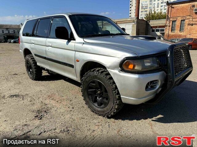 Сірий Міцубісі Паджеро Спорт, об'ємом двигуна 2.5 л та пробігом 267 тис. км за 3500 $, фото 3 на Automoto.ua