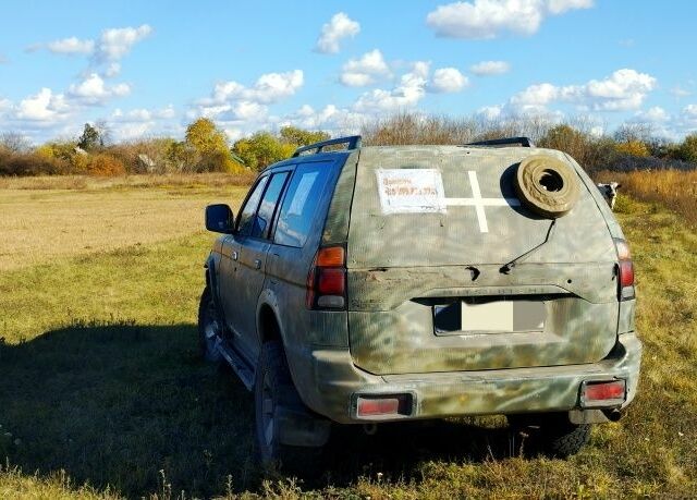 Сірий Міцубісі Паджеро Спорт, об'ємом двигуна 2.5 л та пробігом 396 тис. км за 4900 $, фото 3 на Automoto.ua