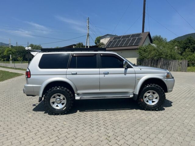 Серый Мицубиси Паджеро Спорт, объемом двигателя 3 л и пробегом 203 тыс. км за 11450 $, фото 3 на Automoto.ua