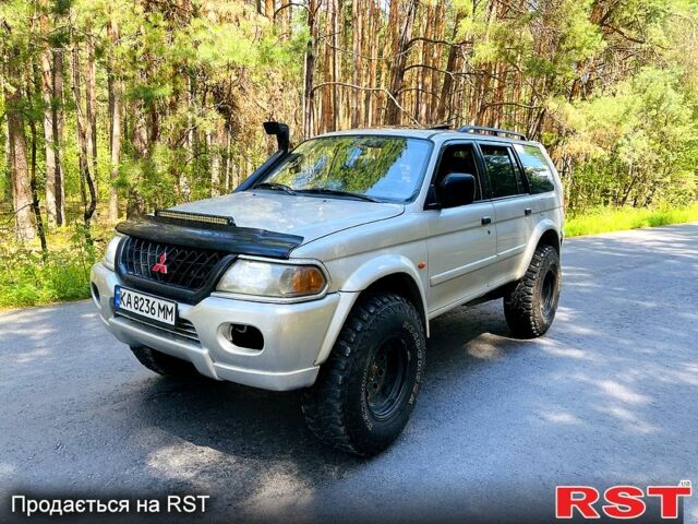 Серый Мицубиси Паджеро Спорт, объемом двигателя 3 л и пробегом 242 тыс. км за 6999 $, фото 3 на Automoto.ua