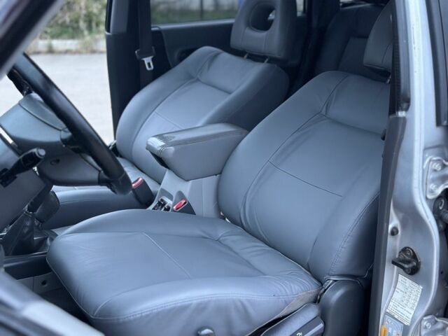 Серый Мицубиси Паджеро Спорт, объемом двигателя 3 л и пробегом 250 тыс. км за 5999 $, фото 5 на Automoto.ua