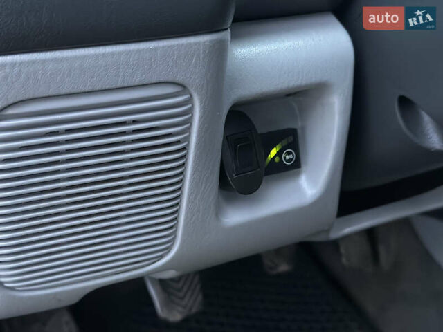 Сірий Міцубісі Паджеро Спорт, об'ємом двигуна 3 л та пробігом 250 тис. км за 5999 $, фото 22 на Automoto.ua