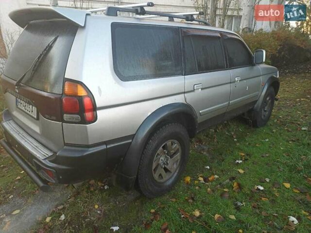 Сірий Міцубісі Паджеро Спорт, об'ємом двигуна 3 л та пробігом 380 тис. км за 6000 $, фото 2 на Automoto.ua