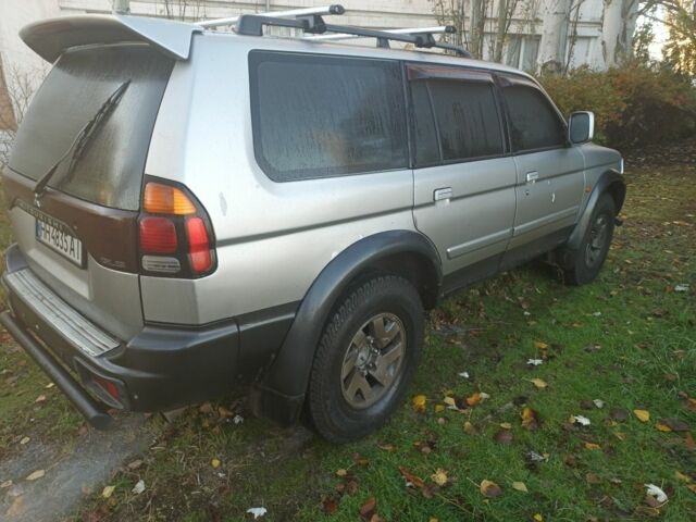 Серый Мицубиси Паджеро Спорт, объемом двигателя 3 л и пробегом 380 тыс. км за 6000 $, фото 2 на Automoto.ua