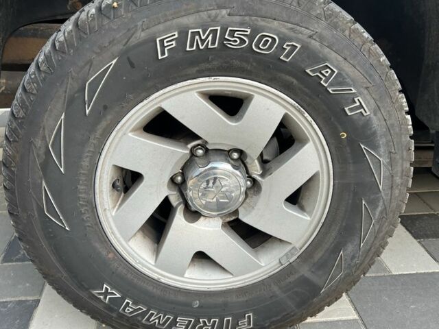 Серый Мицубиси Паджеро Спорт, объемом двигателя 3 л и пробегом 283 тыс. км за 6700 $, фото 2 на Automoto.ua