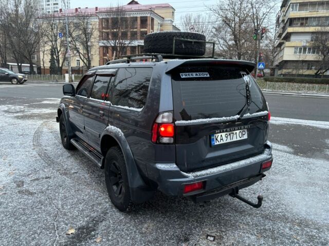 Серый Мицубиси Паджеро Спорт, объемом двигателя 3 л и пробегом 300 тыс. км за 5900 $, фото 3 на Automoto.ua
