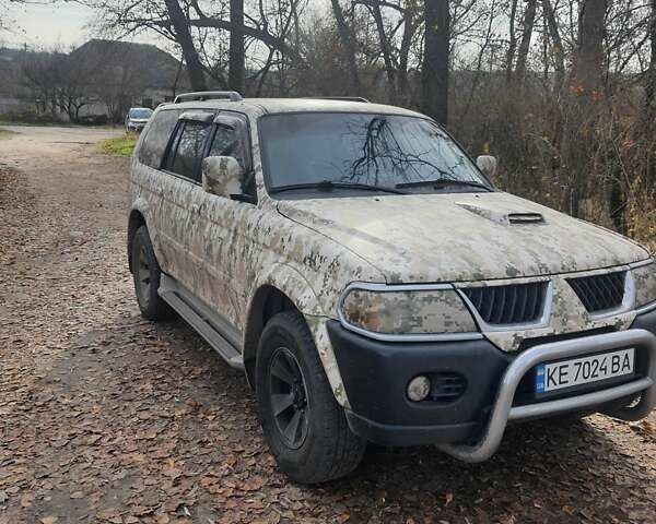 Серый Мицубиси Паджеро Спорт, объемом двигателя 2.48 л и пробегом 272 тыс. км за 9000 $, фото 6 на Automoto.ua