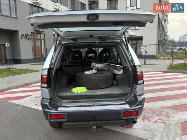 Мицубиси Паджеро Спорт 2005 в Киеве на Automoto.ua Серый Мицубиси Паджеро Спорт, объемом двигателя 3 л и пробегом 330 тыс. км за 5850 $, фото 9 на Automoto.ua