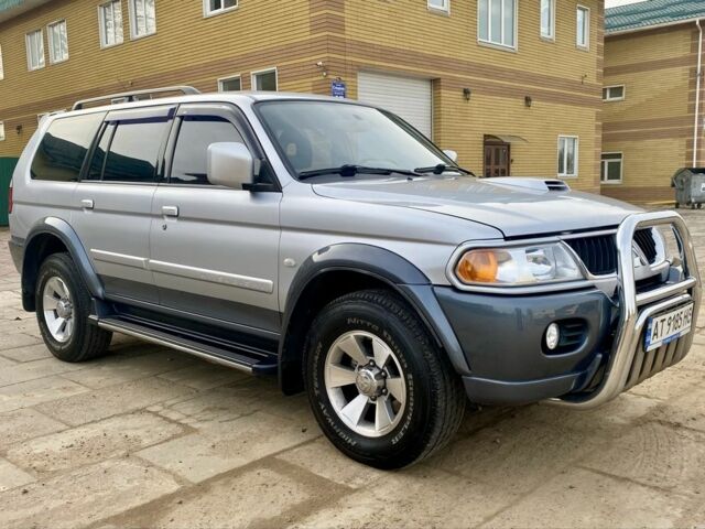 Сірий Міцубісі Паджеро Спорт, об'ємом двигуна 2.5 л та пробігом 305 тис. км за 6400 $, фото 2 на Automoto.ua