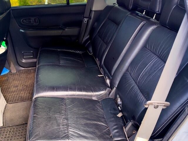 Серый Мицубиси Паджеро Спорт, объемом двигателя 2.5 л и пробегом 280 тыс. км за 10000 $, фото 2 на Automoto.ua