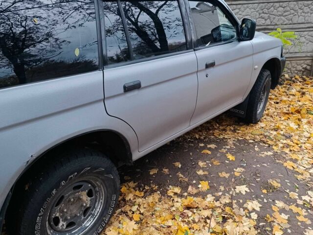 Мицубиси Паджеро Спорт 2006 в Краматорске на Automoto.ua Серый Мицубиси Паджеро Спорт, объемом двигателя 2.5 л и пробегом 247 тыс. км за 5400 $, фото 3 на Automoto.ua