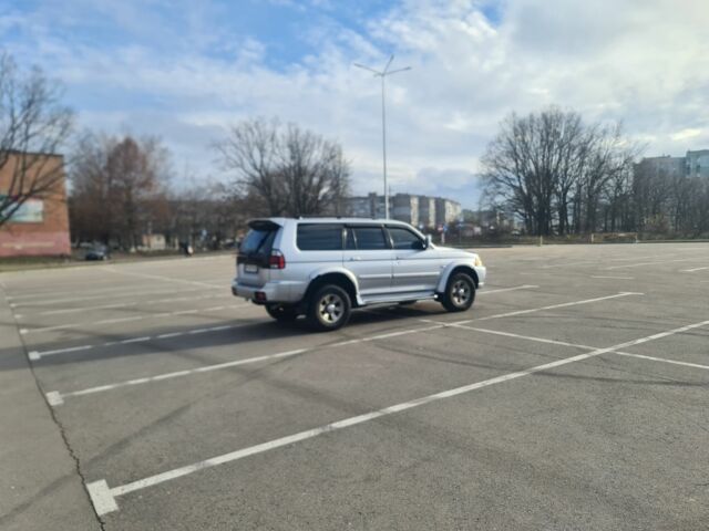 Серый Мицубиси Паджеро Спорт, объемом двигателя 3 л и пробегом 375 тыс. км за 8000 $, фото 4 на Automoto.ua